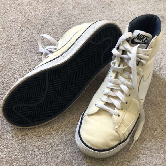 Nike A.P.C. x Blazer Mid Vntg Sneakers - Picture 7 of 7